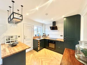 Photo 12- click for photo gallery